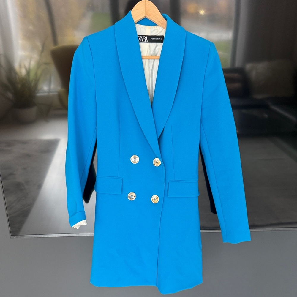 Zara Women's Vibrant Blue Blazer with Gold Buttons